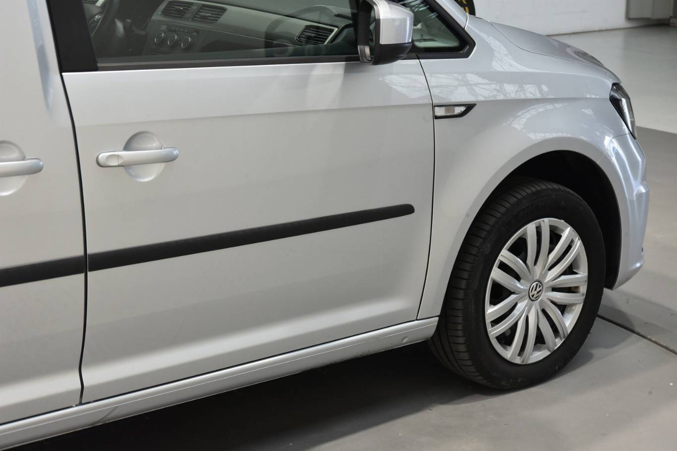VOLKSWAGEN Caddy 47