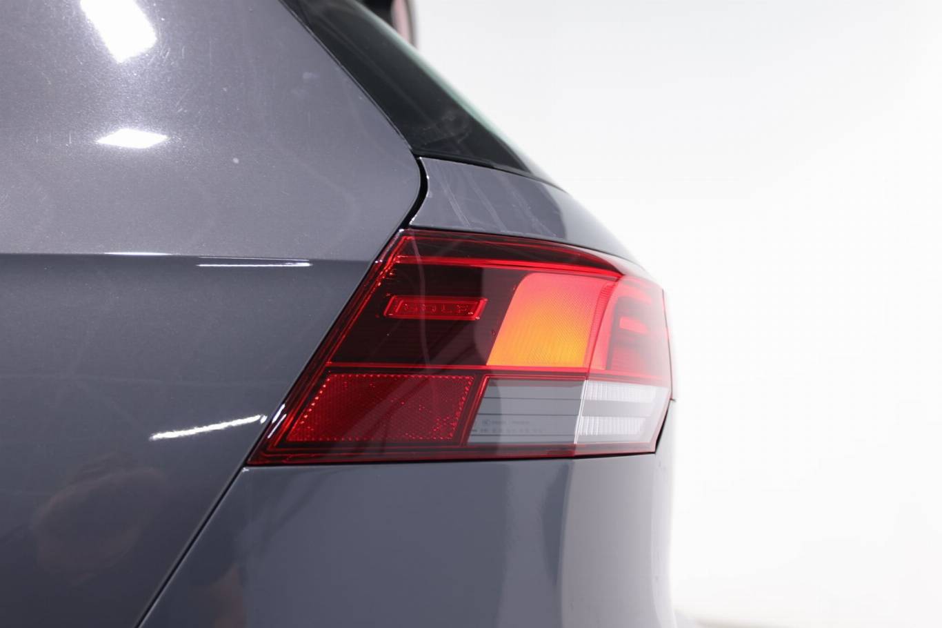 VOLKSWAGEN Golf 36