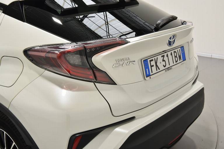 TOYOTA C-HR 48