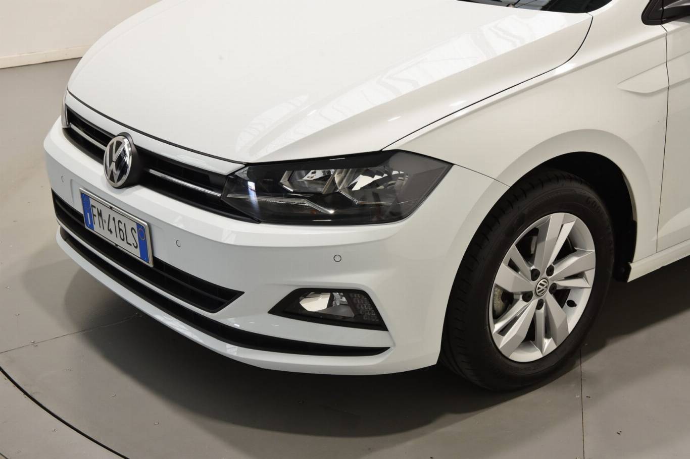 VOLKSWAGEN Polo 41
