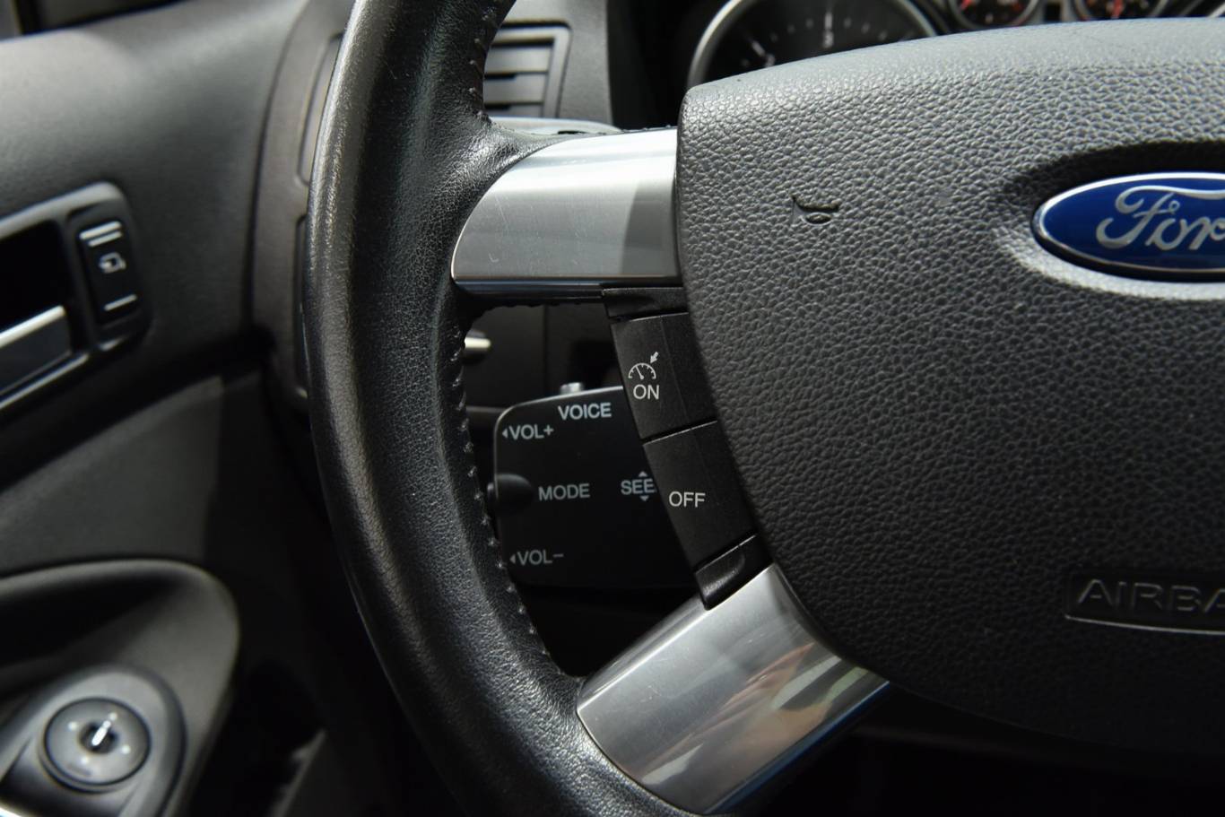 FORD Kuga 25