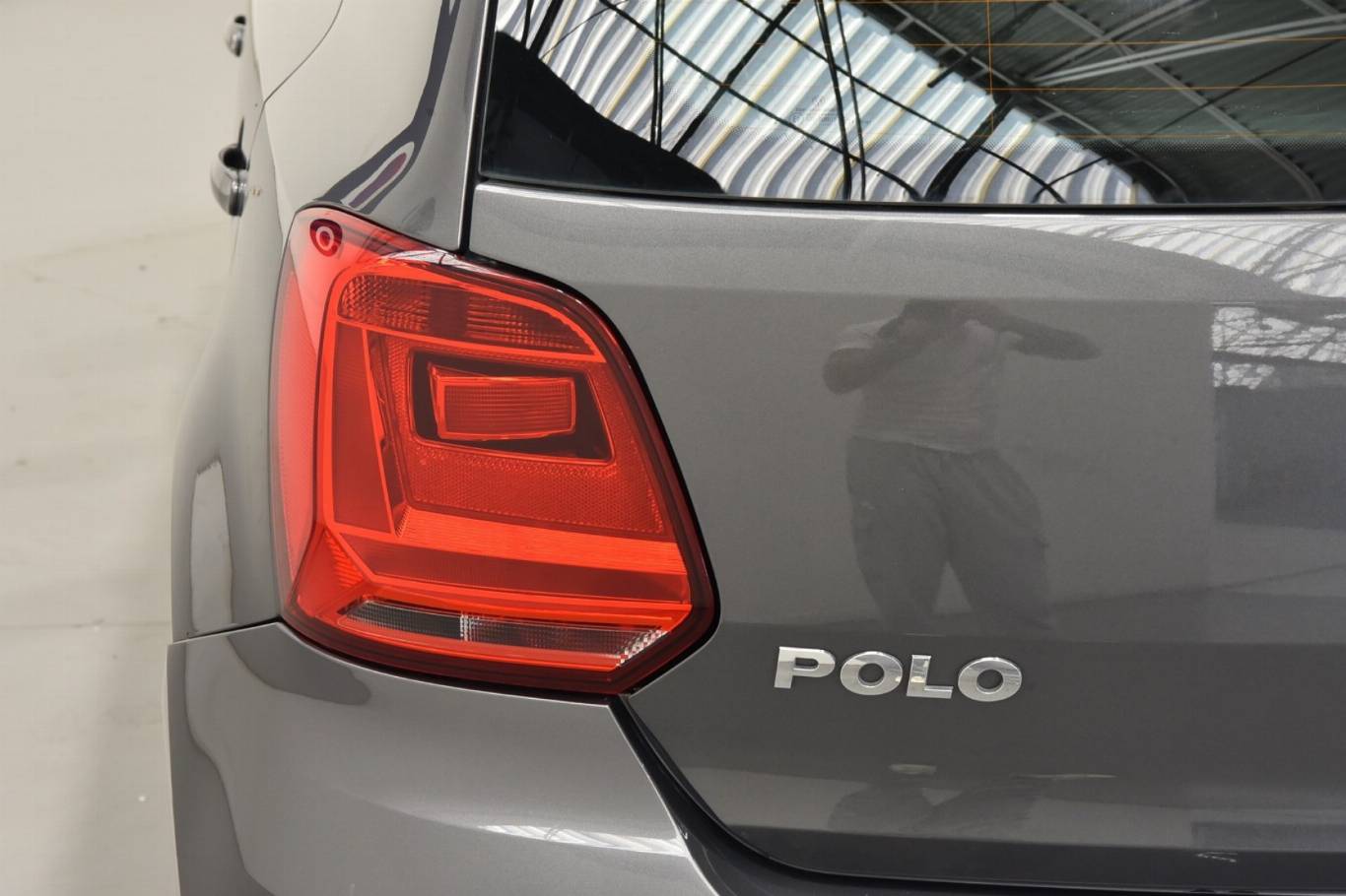 VOLKSWAGEN Polo 17