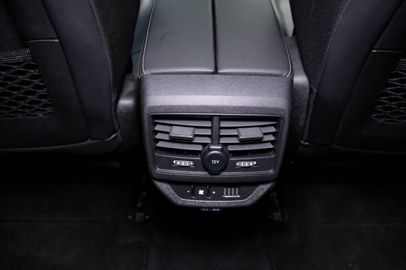 PEUGEOT 5008 45