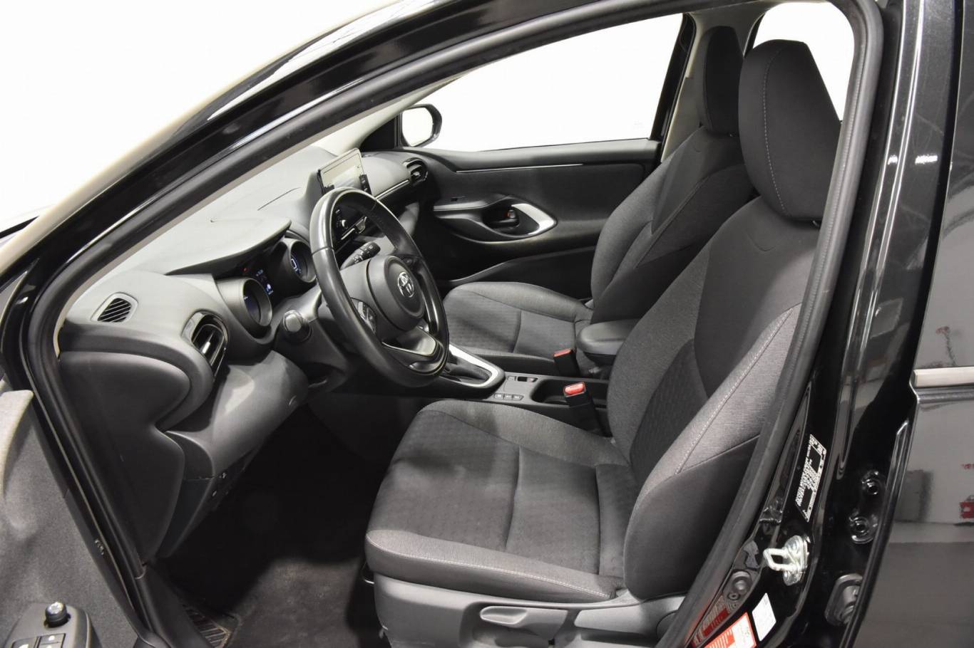 TOYOTA Yaris 4