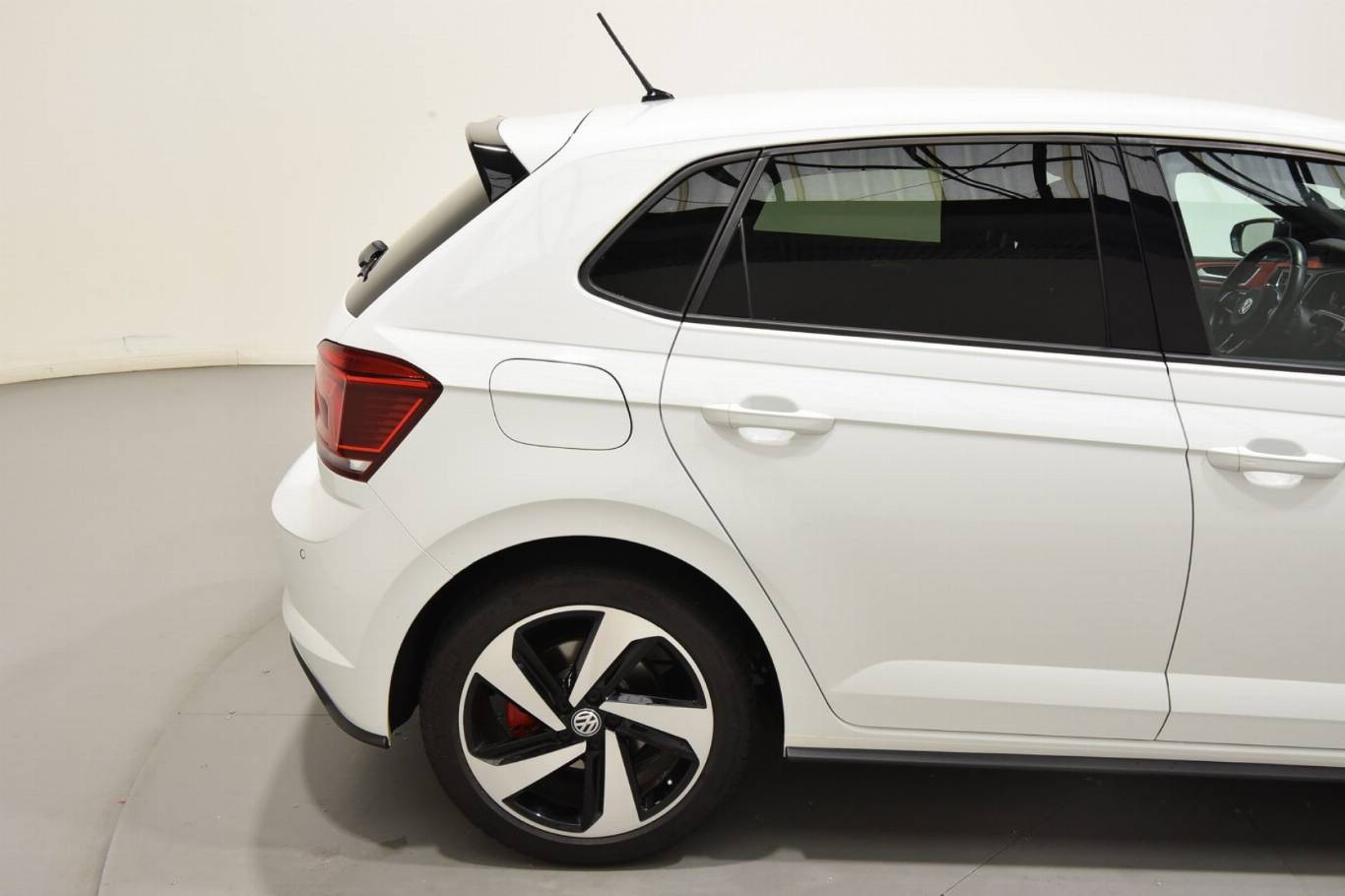VOLKSWAGEN Polo GTI 54