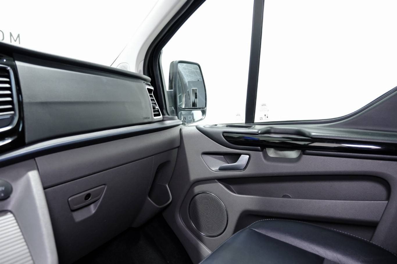 FORD Tourneo Custom 28