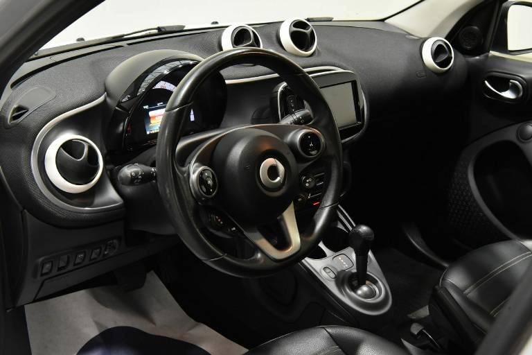 SMART ForFour 3