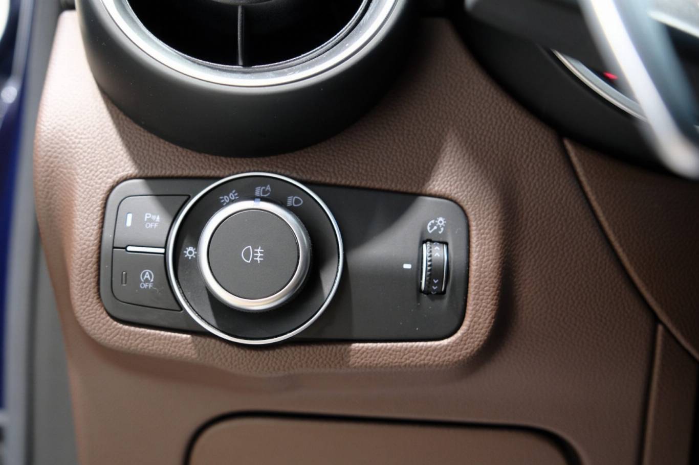 ALFA ROMEO Stelvio 27