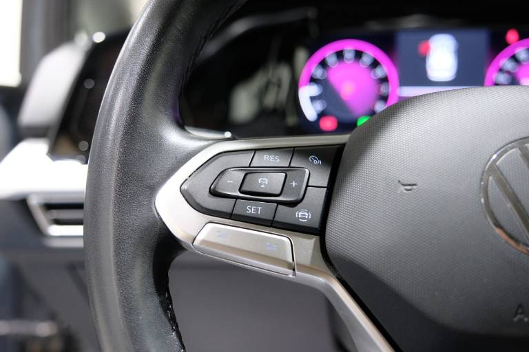 VOLKSWAGEN Golf Variant 22