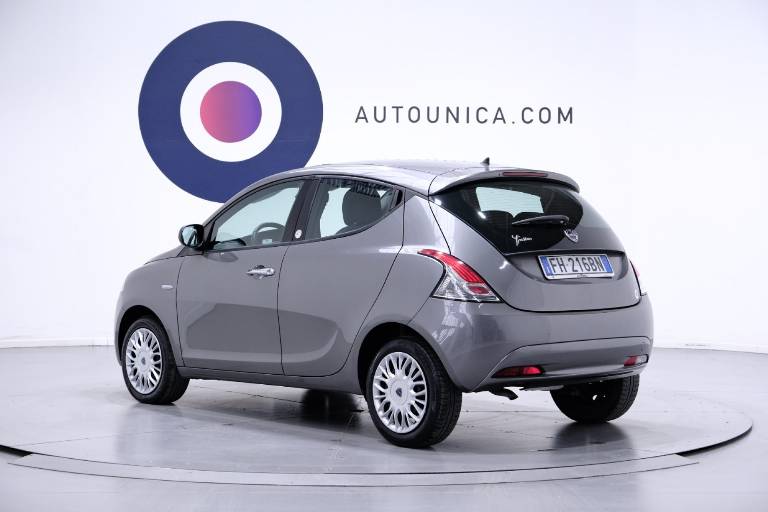 LANCIA Ypsilon 17