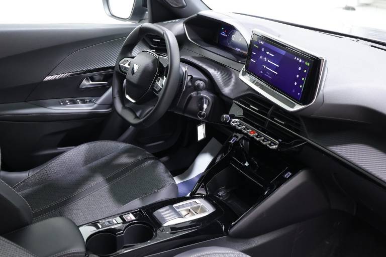 PEUGEOT 2008 41