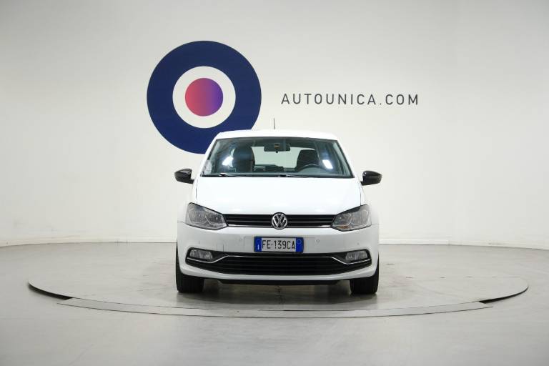 VOLKSWAGEN Polo 2