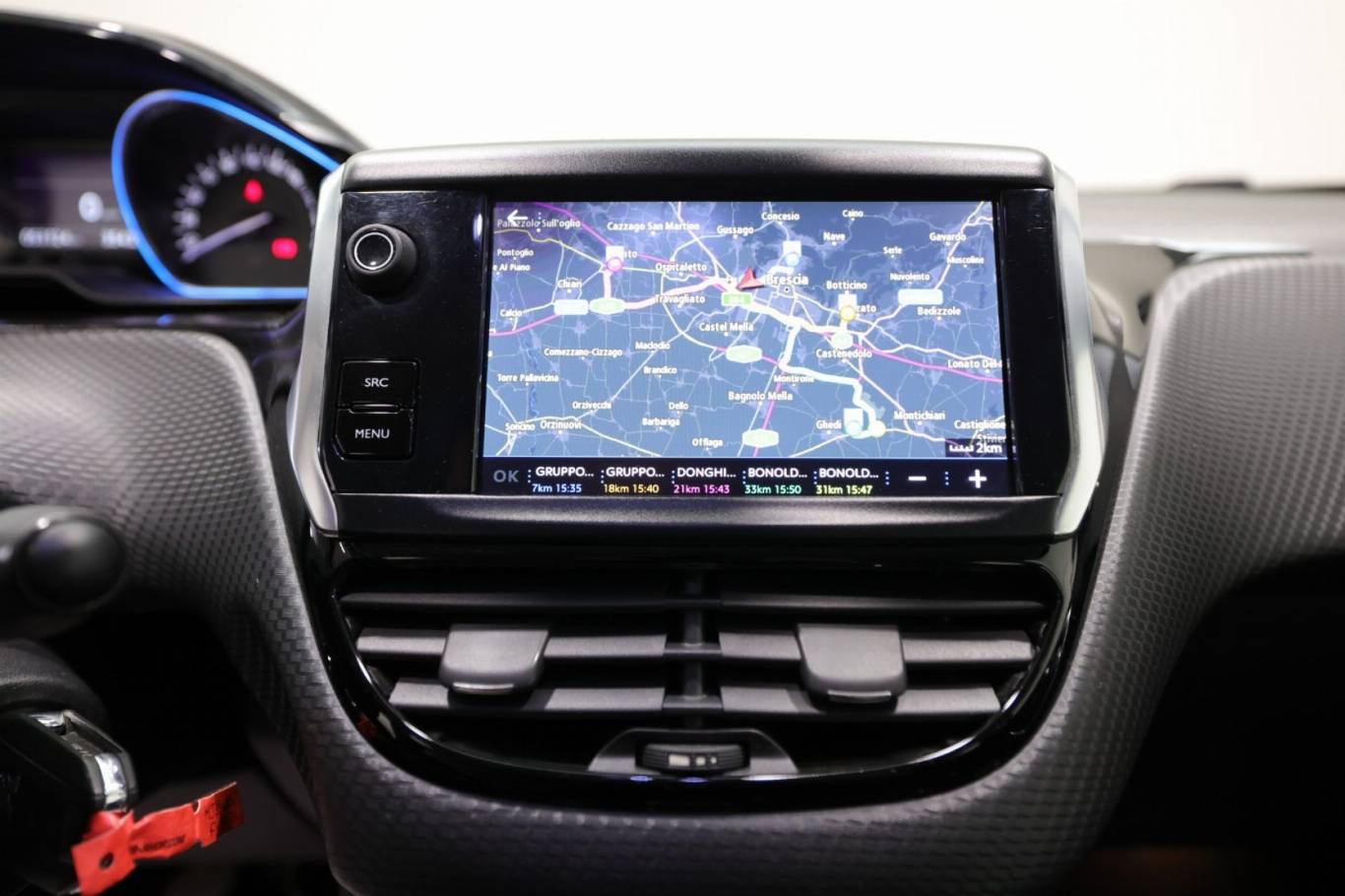 PEUGEOT 2008 27