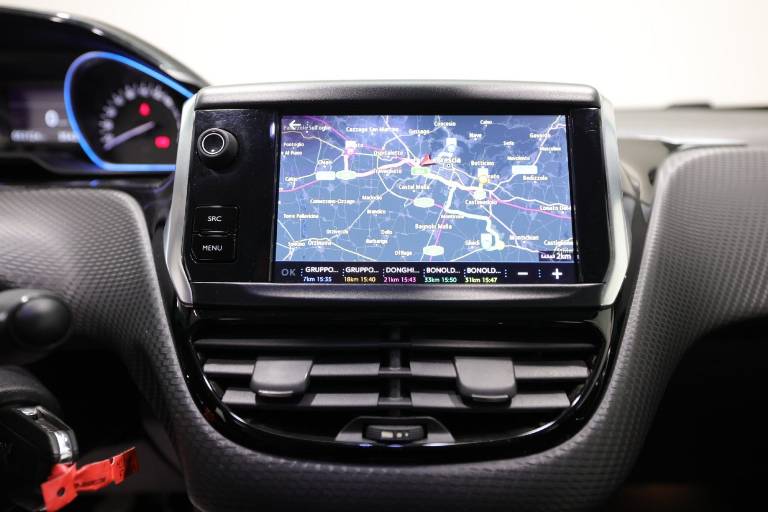 PEUGEOT 2008 27