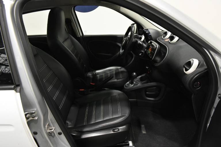 SMART ForFour 21