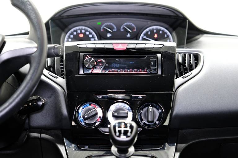 LANCIA Ypsilon 9