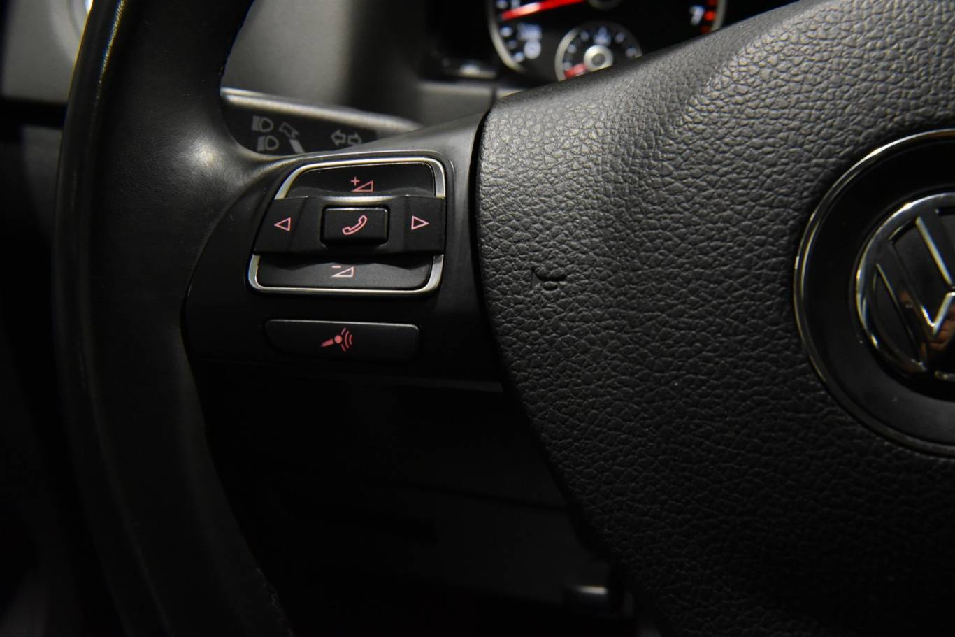 VOLKSWAGEN Tiguan 41