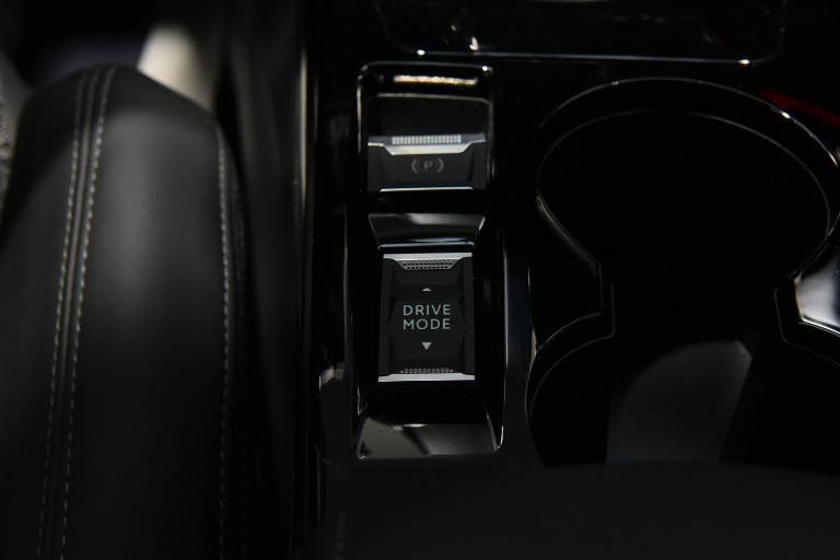PEUGEOT 208 27