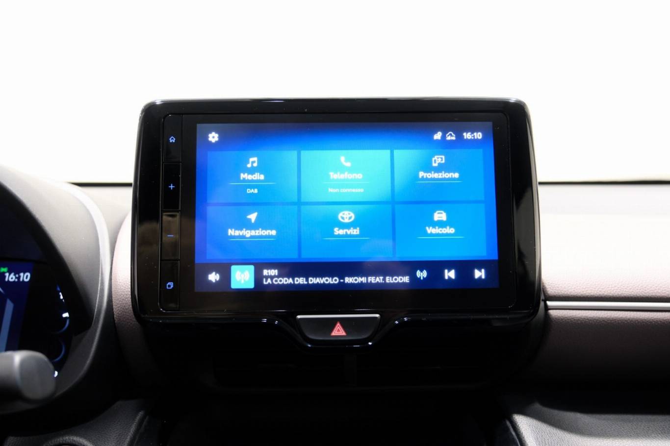 TOYOTA Yaris Cross 26