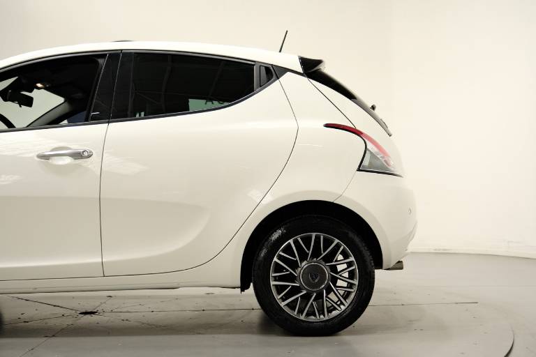 LANCIA Ypsilon 37