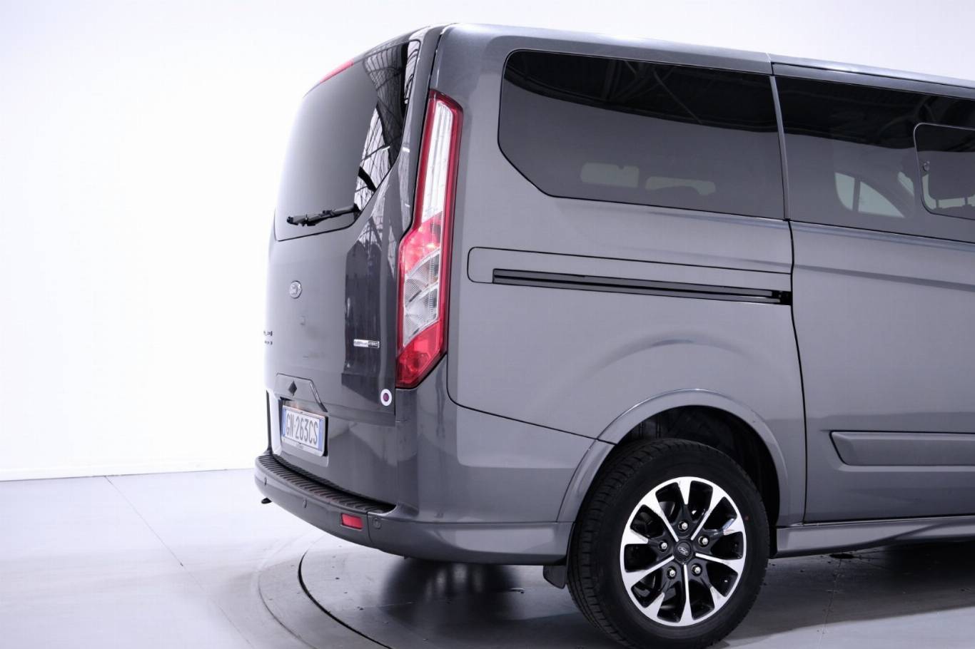 FORD Tourneo Custom 51