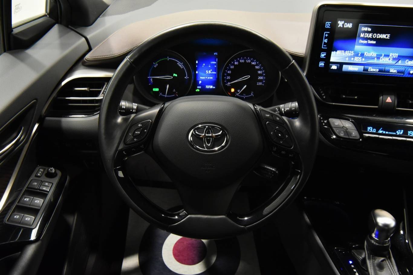 TOYOTA C-HR 22