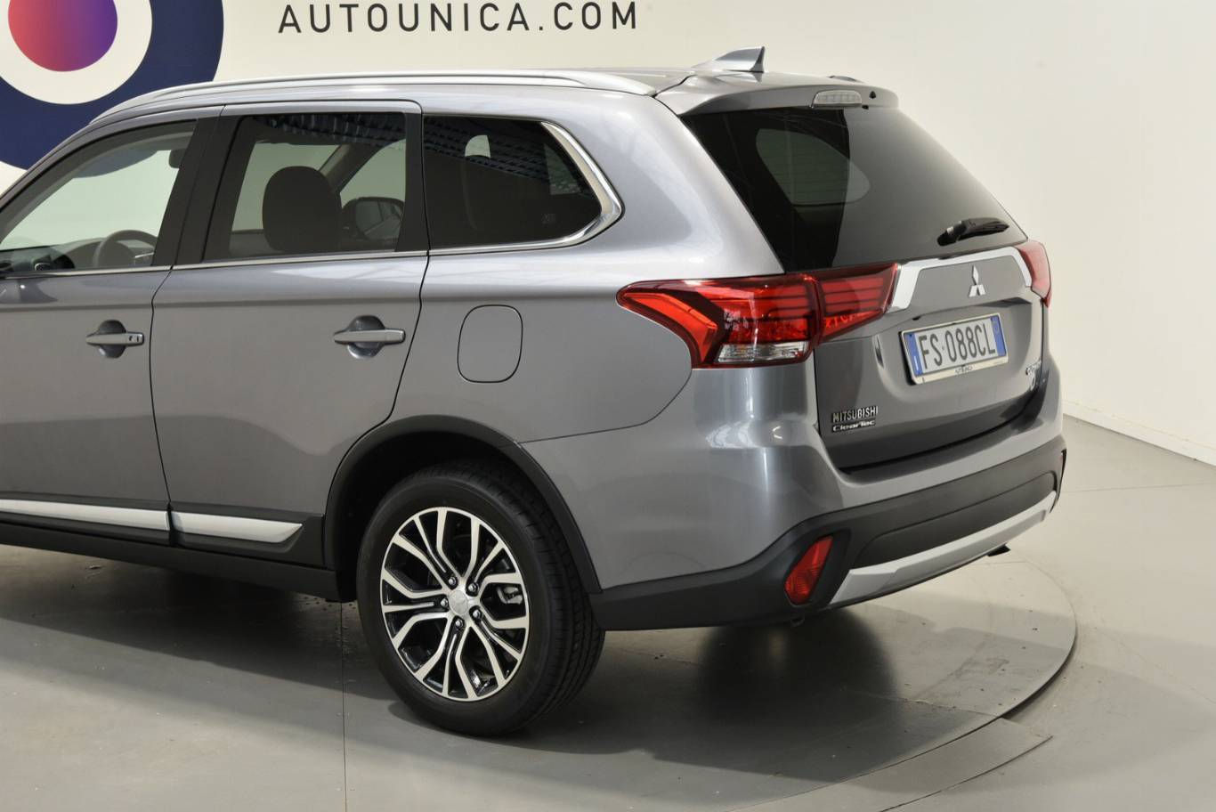 MITSUBISHI Outlander 51