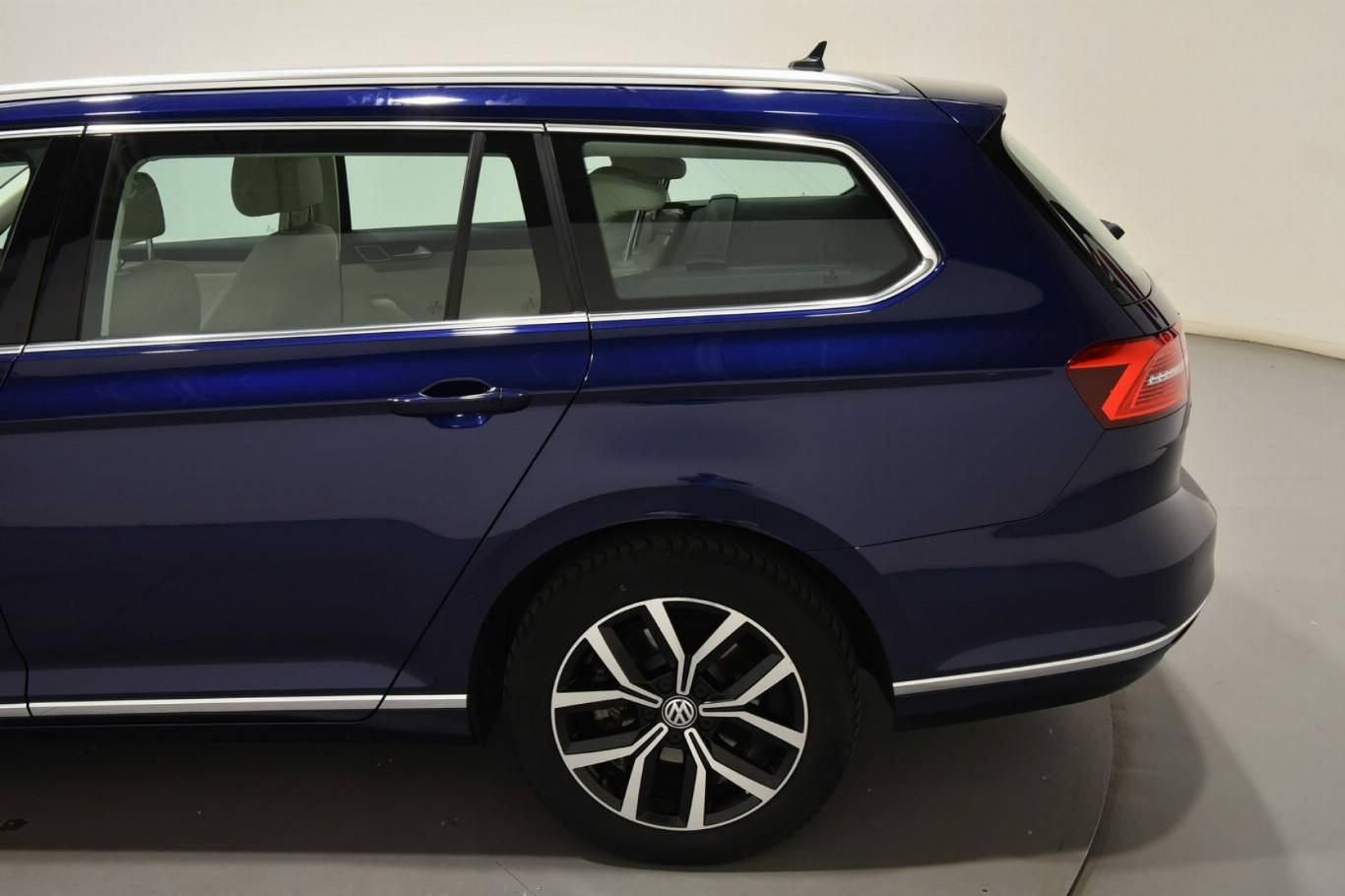 VOLKSWAGEN Passat Variant 41