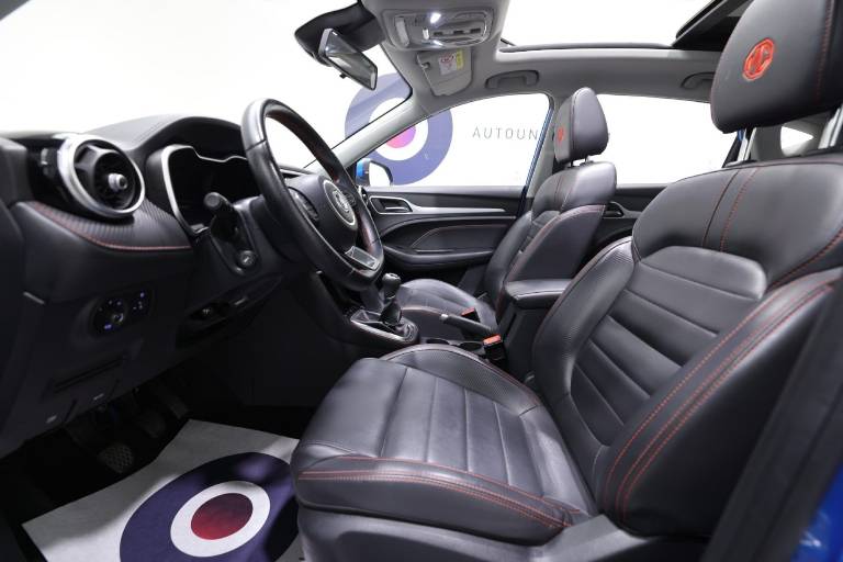 MG ZS 21