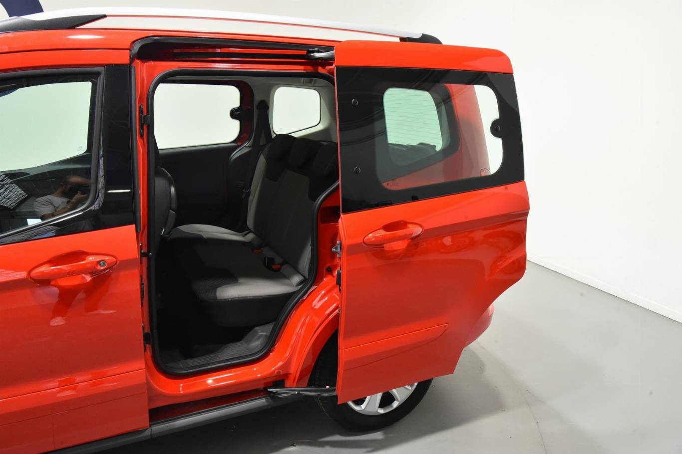 FORD Tourneo Courier 14