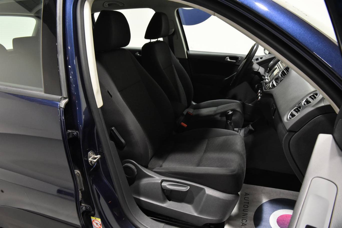 VOLKSWAGEN Tiguan 19