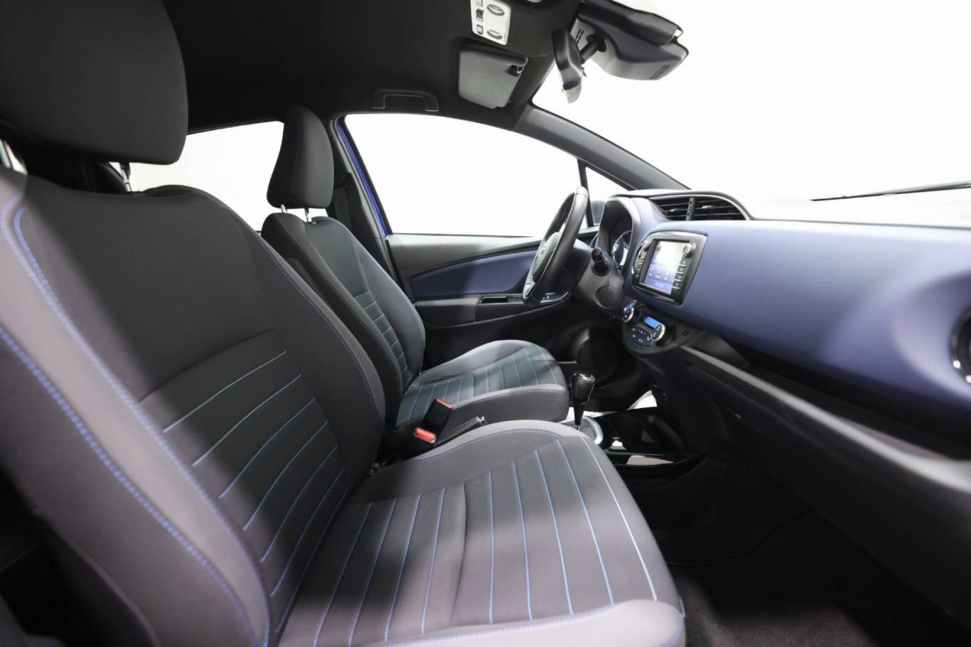 TOYOTA Yaris 49