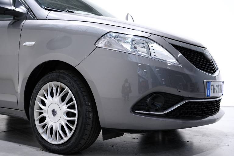 LANCIA Ypsilon 40