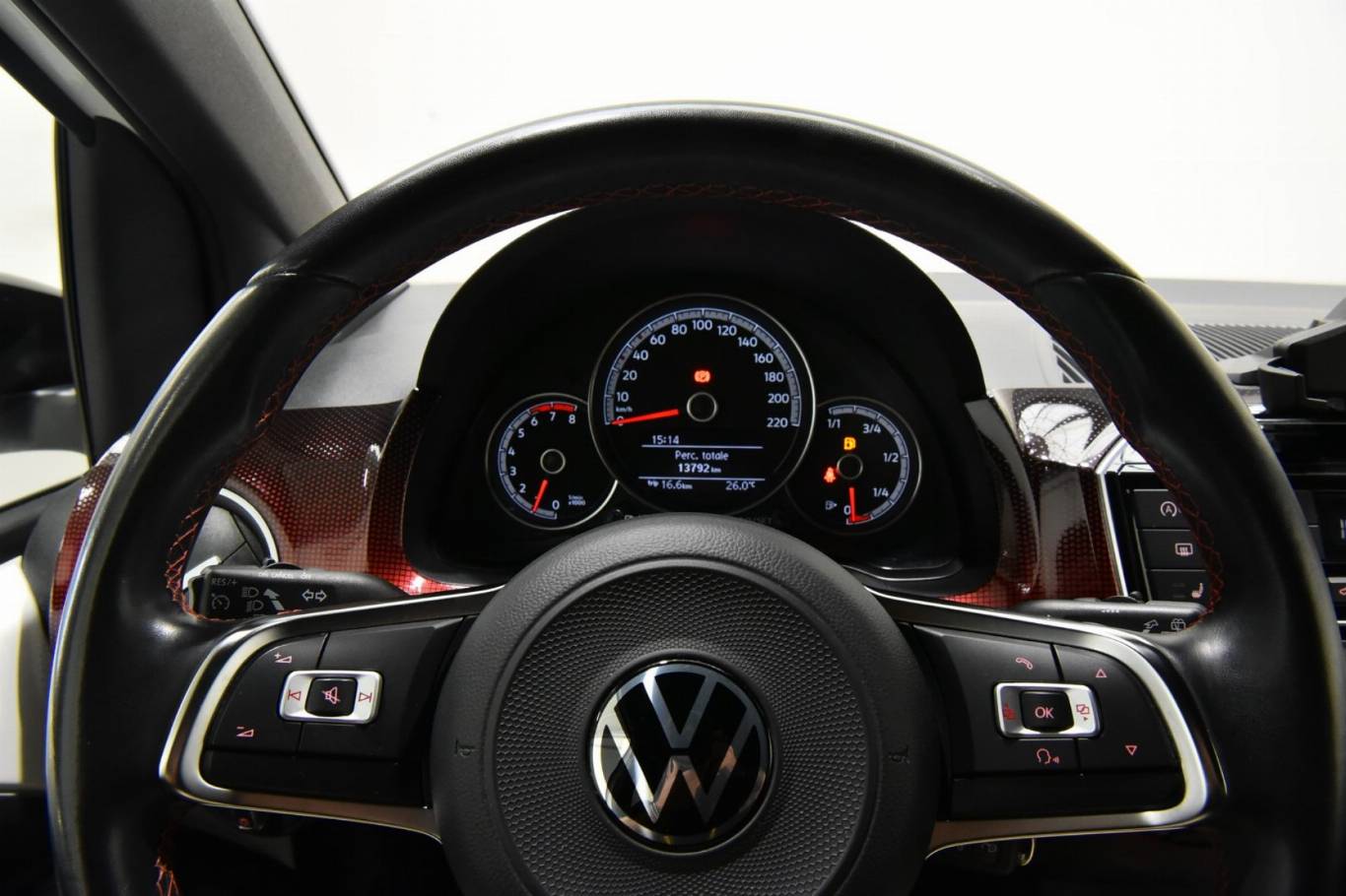 VOLKSWAGEN Up! 9