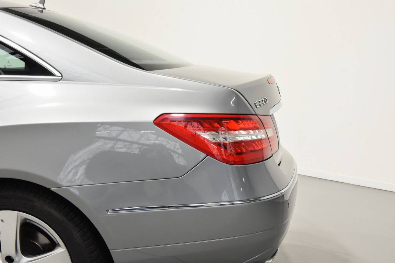 MERCEDES-BENZ E 220 38