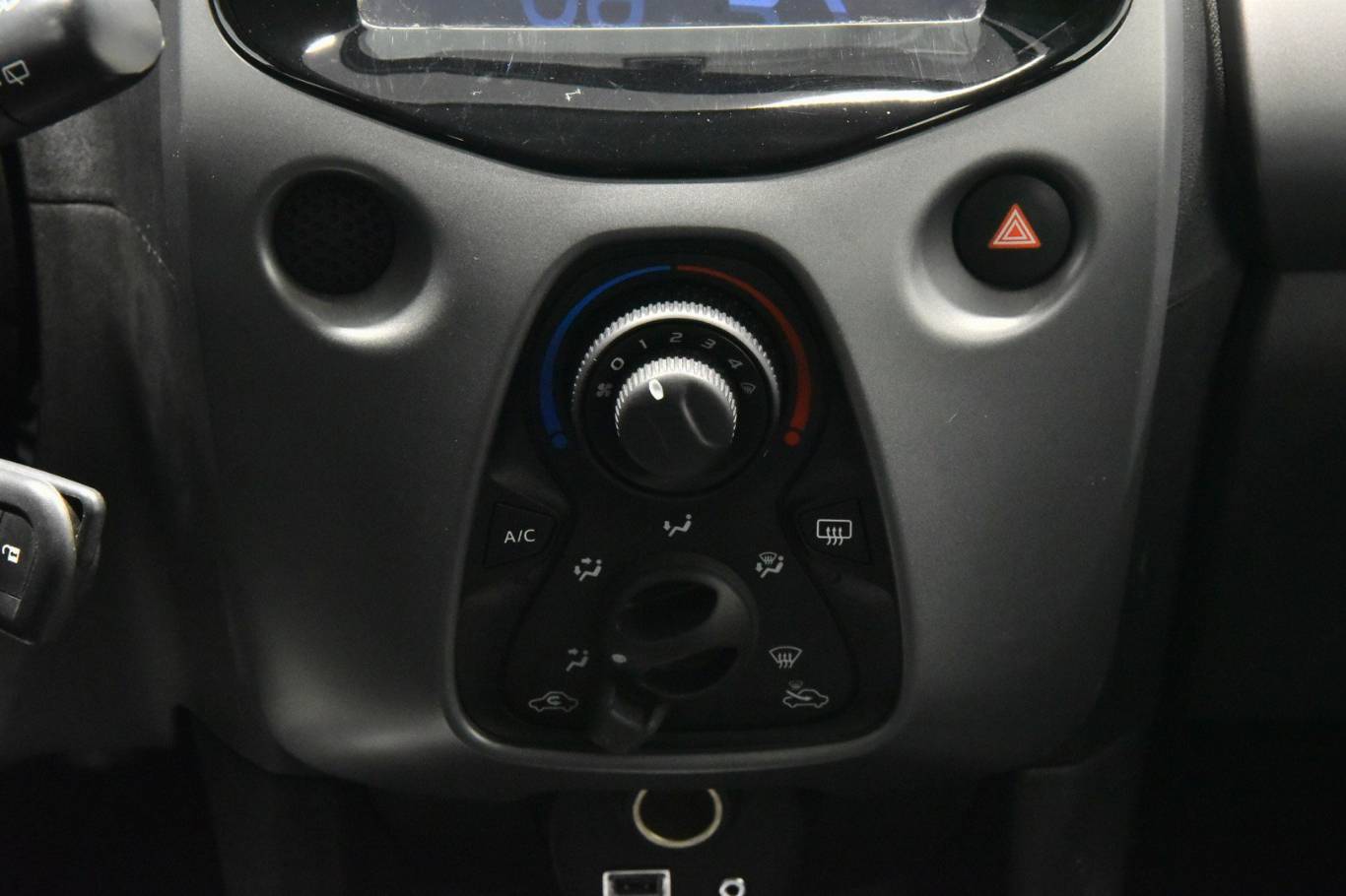 TOYOTA Aygo 11