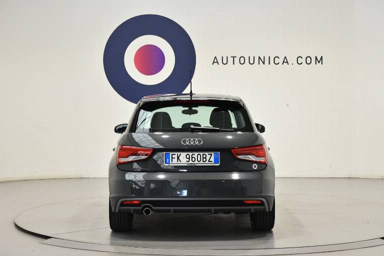 AUDI A1 6
