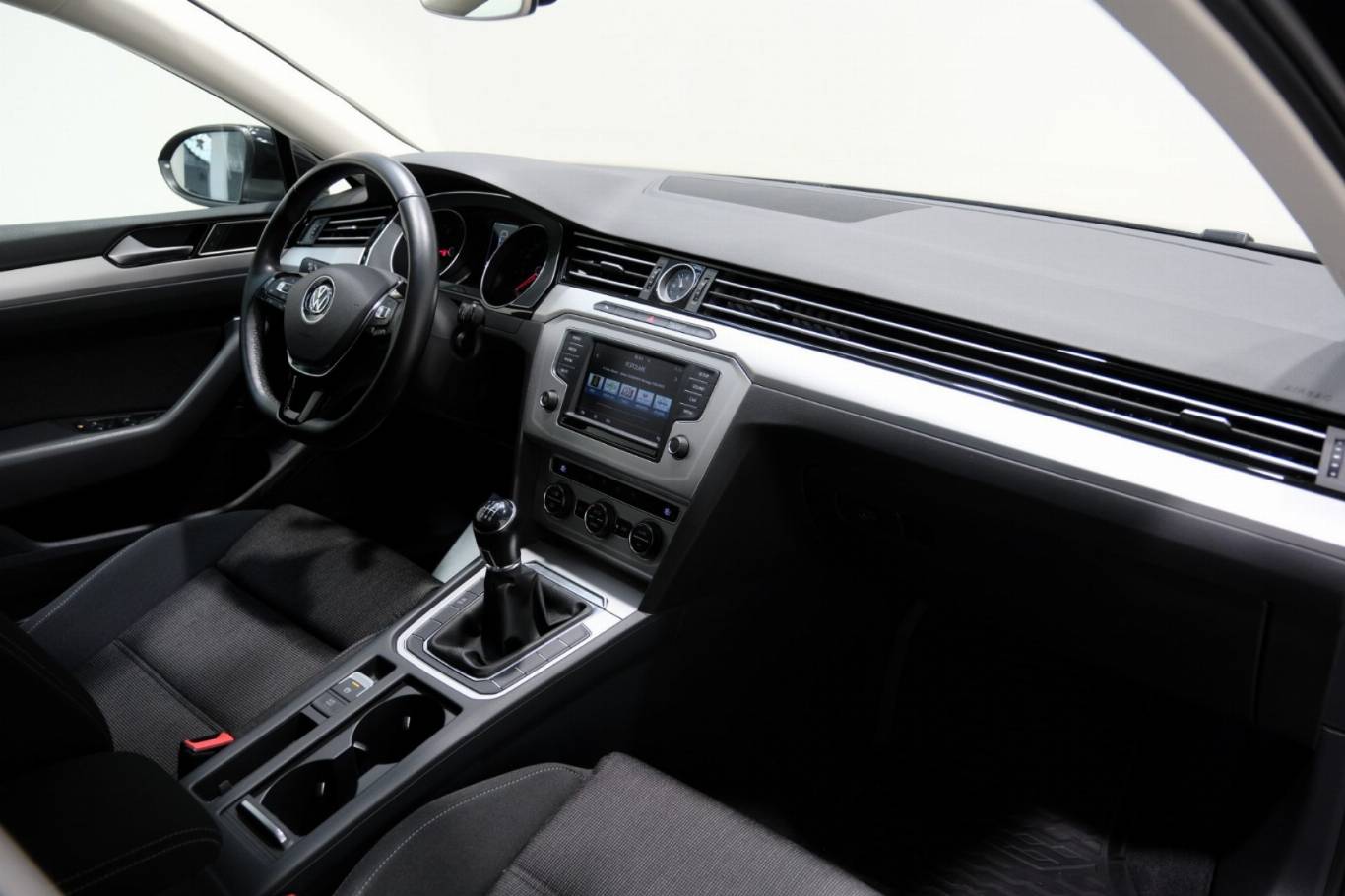 VOLKSWAGEN Passat Variant 56