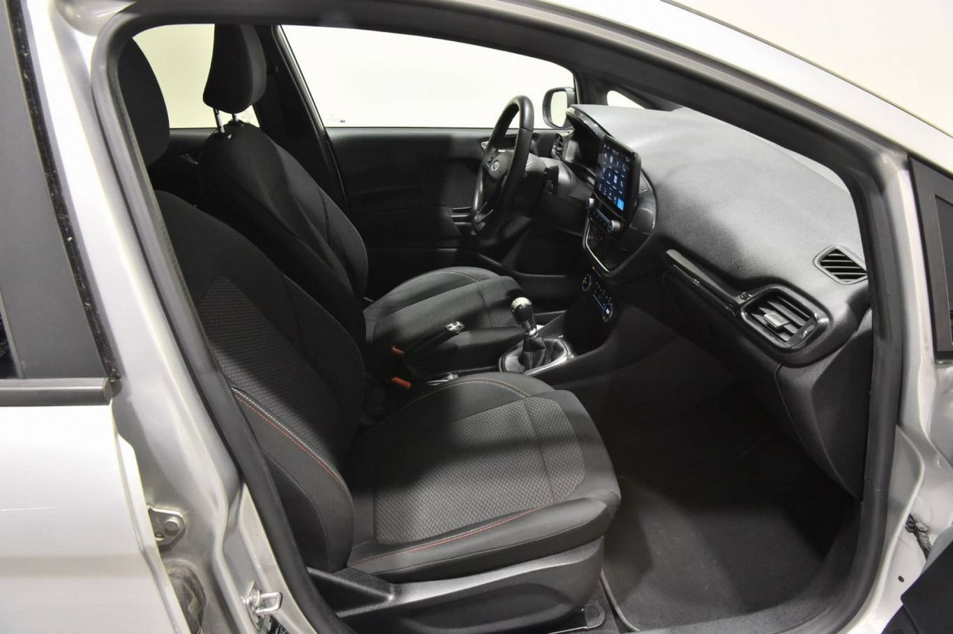 FORD Fiesta 21