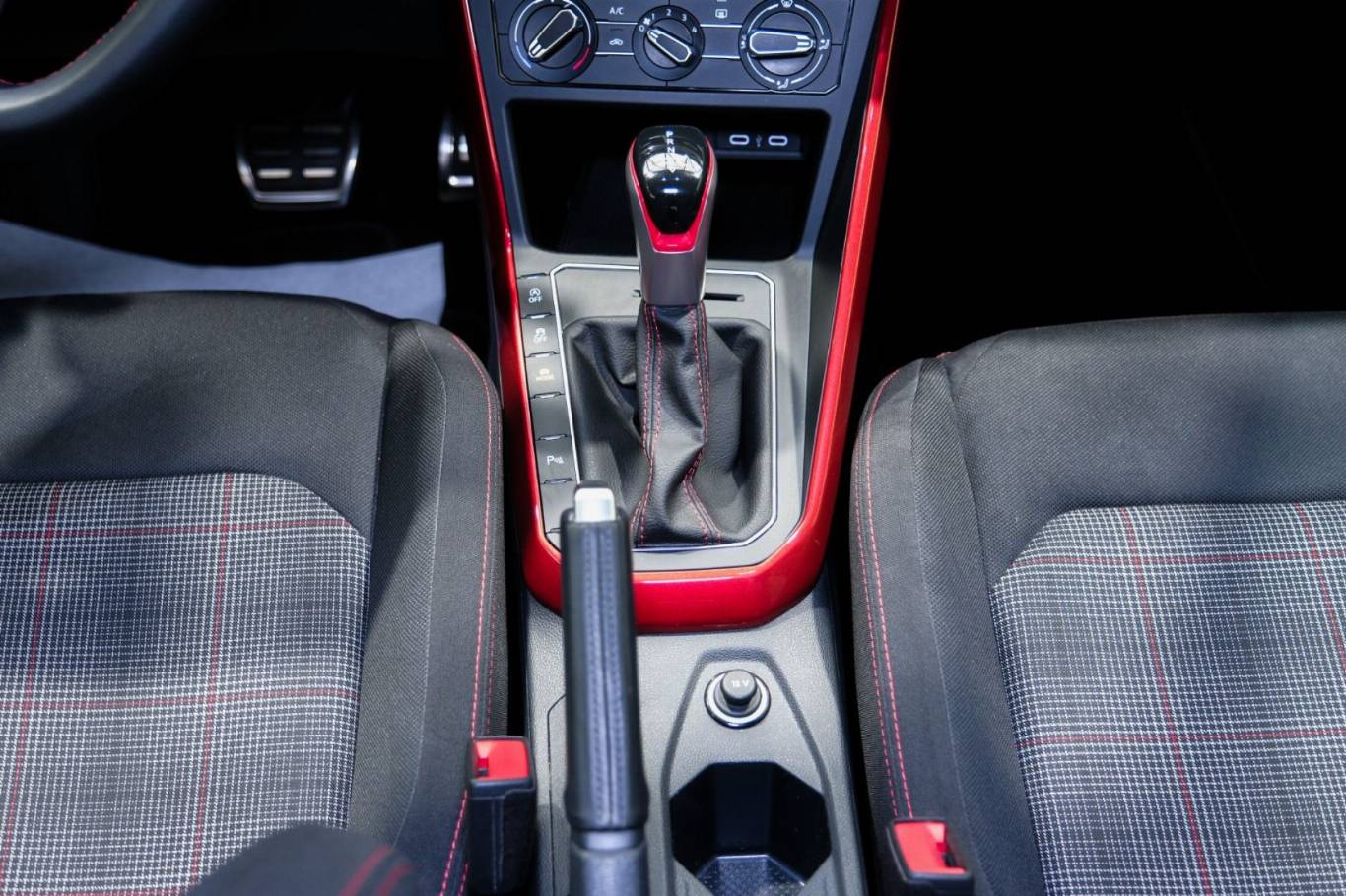 VOLKSWAGEN Polo GTI 39