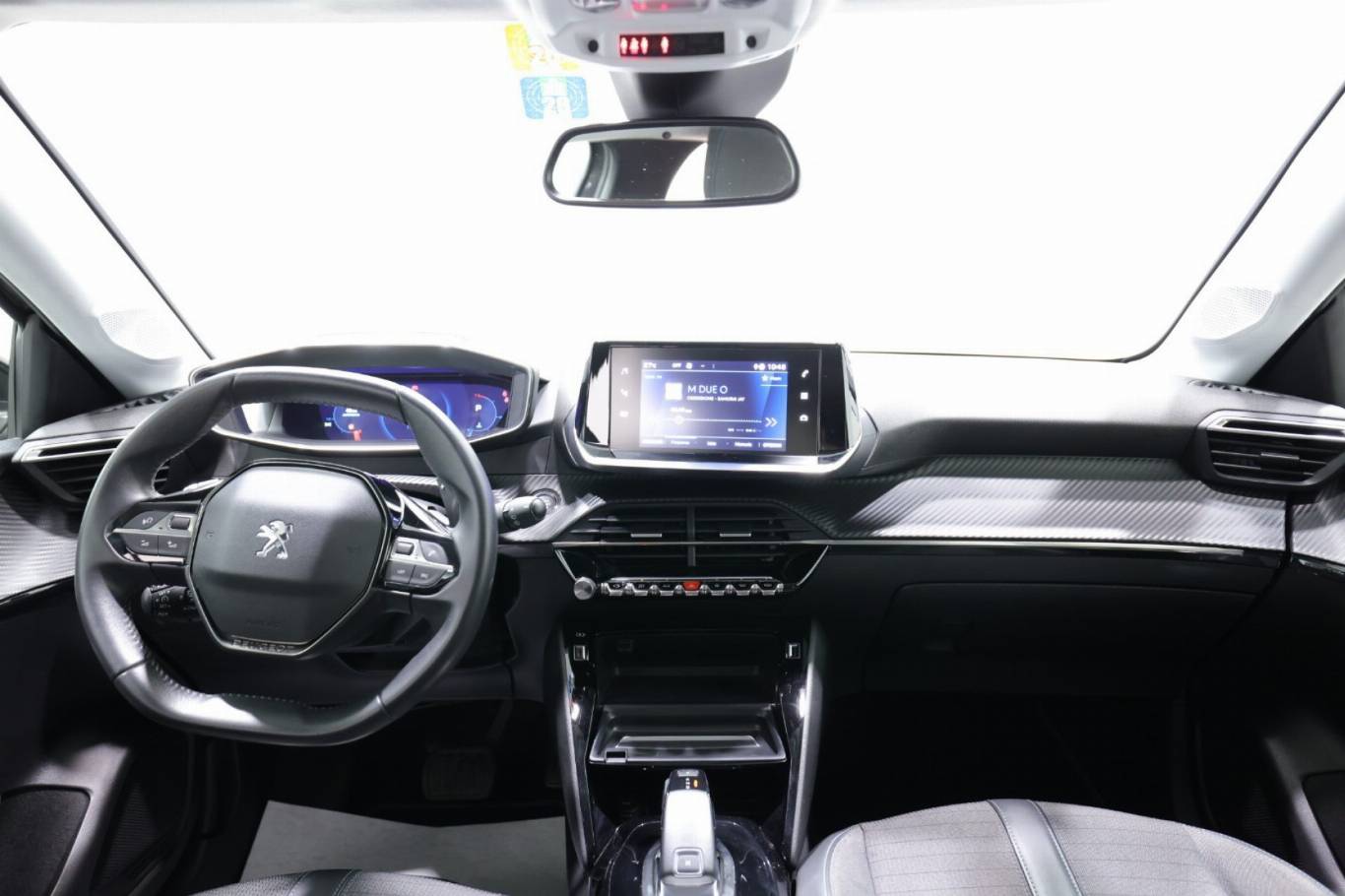 PEUGEOT 208 9
