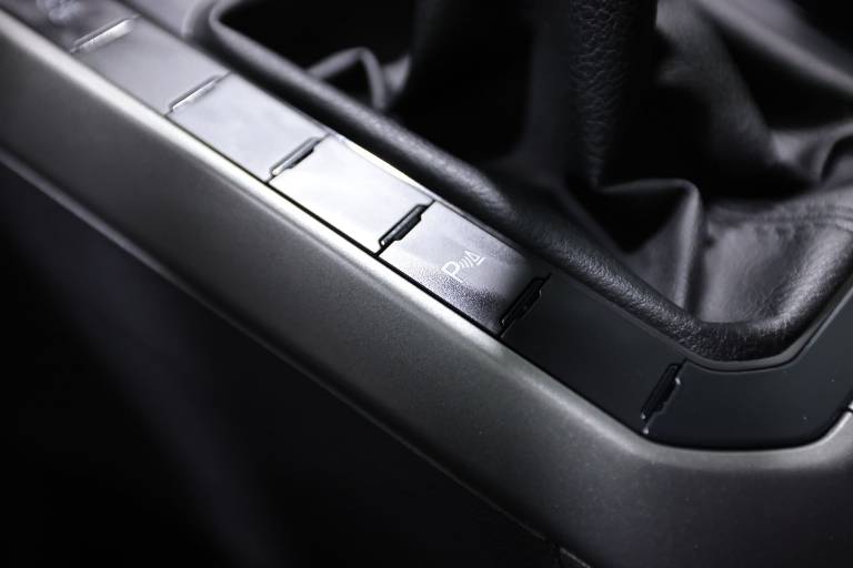 VOLKSWAGEN Polo 26