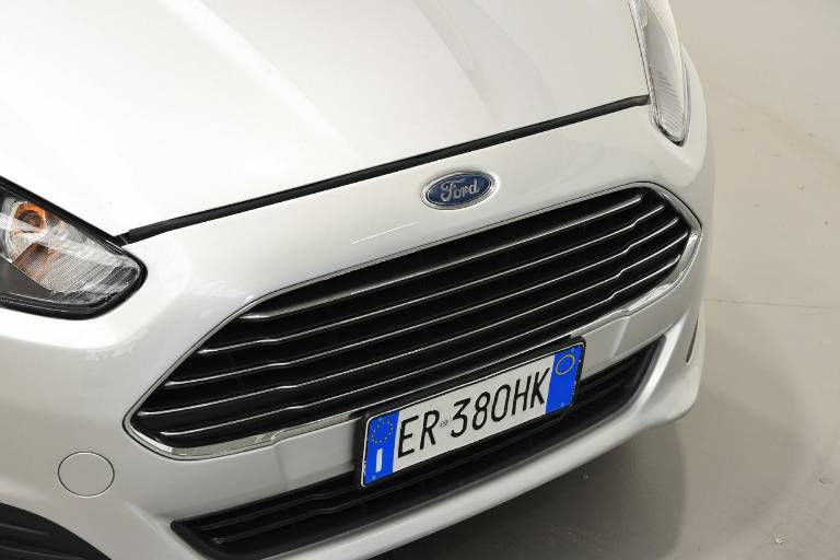 FORD Fiesta 32