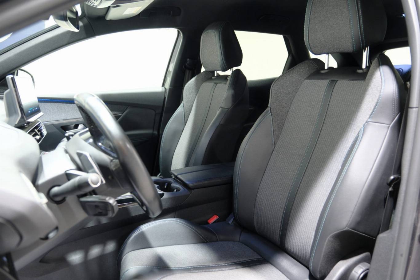 PEUGEOT 3008 6