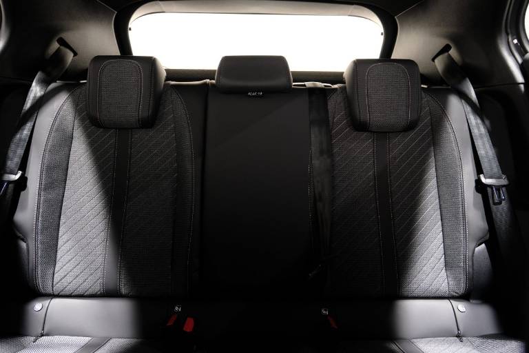 PEUGEOT 2008 39