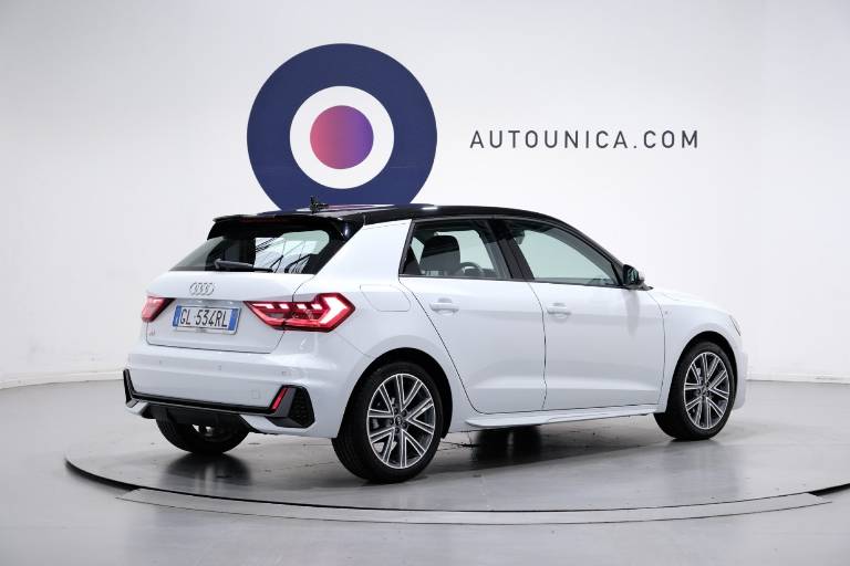 AUDI A1 16