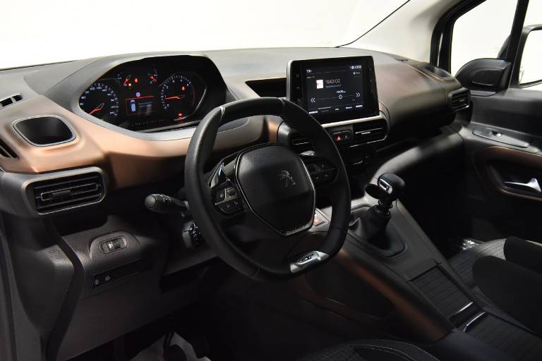 PEUGEOT Rifter 3