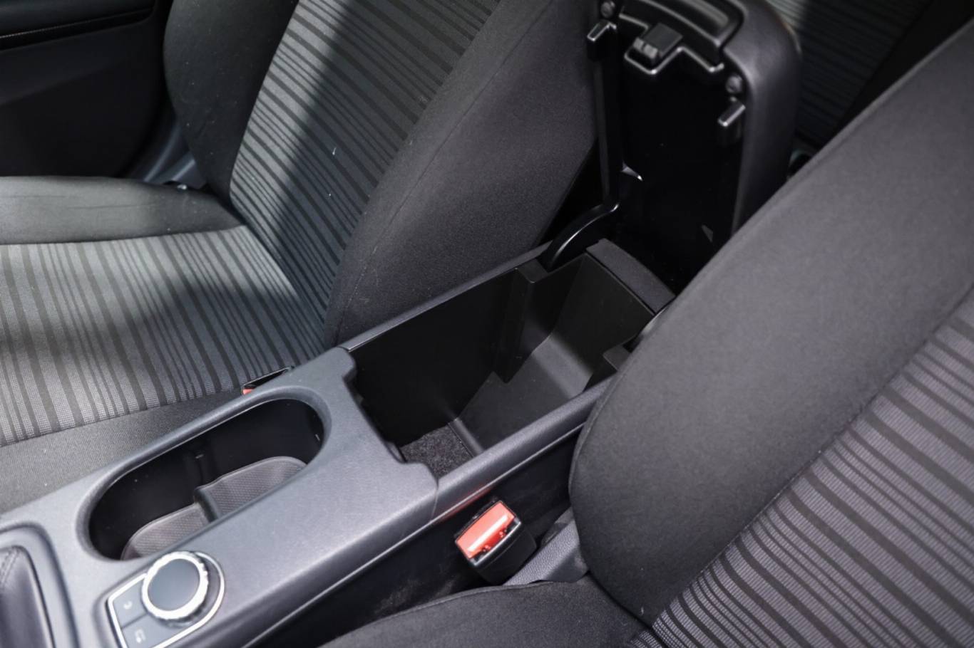 MERCEDES-BENZ A 180 40