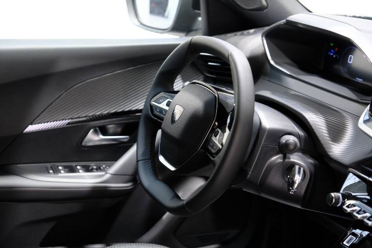 PEUGEOT 2008 42