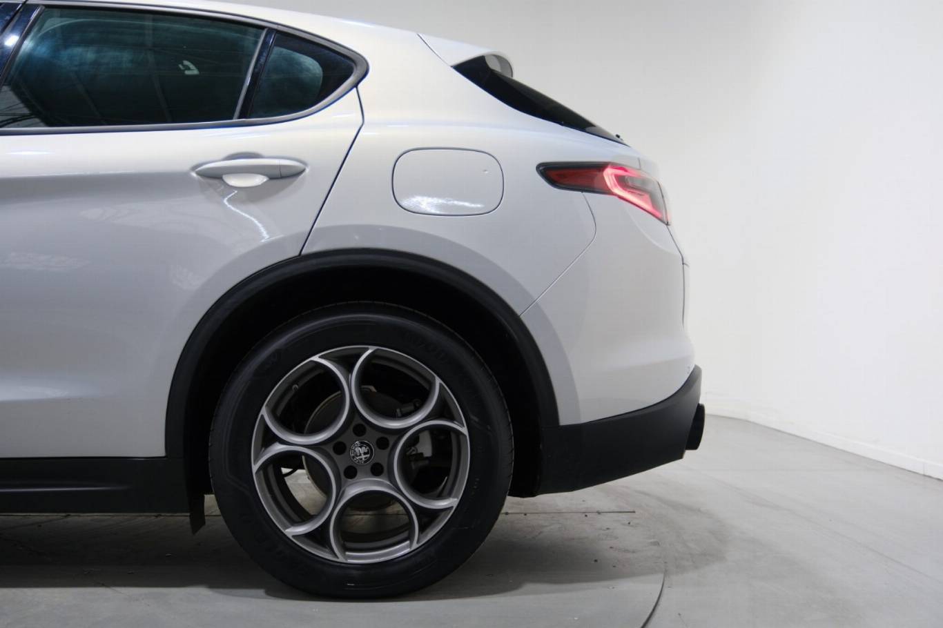 ALFA ROMEO Stelvio 44